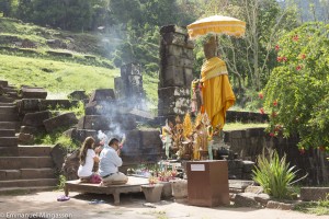 Laos, prière, bouddhisme, encens