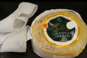 Le fromage d'Appellation d'Origine Protégée Serra da Estrella, fabriqué au lait de brebis dans une région délimitée au Portugal.